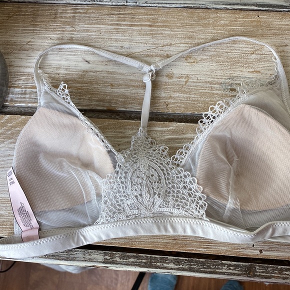Victorias Secret Body by Victoria lace front closure Razorback bra in Me… - Picture 2 of 3